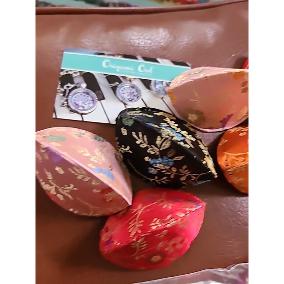 Origami Owl Consultant Supplies Swag – 9 Clam Shell Holders And 11 Boxes - Picture 9 of 11